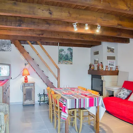Les Laubies Hautes Hébergement de vacances Saint-Étienne-du-Valdonnez